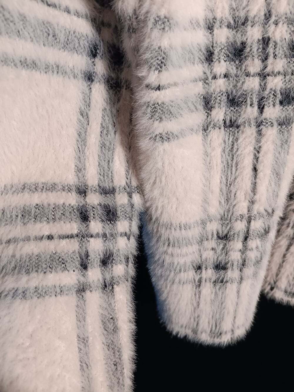 Tahari Mock Neck Fuzzy Light Pink Gray Plaid Large Sweater - Picture 4 of 6